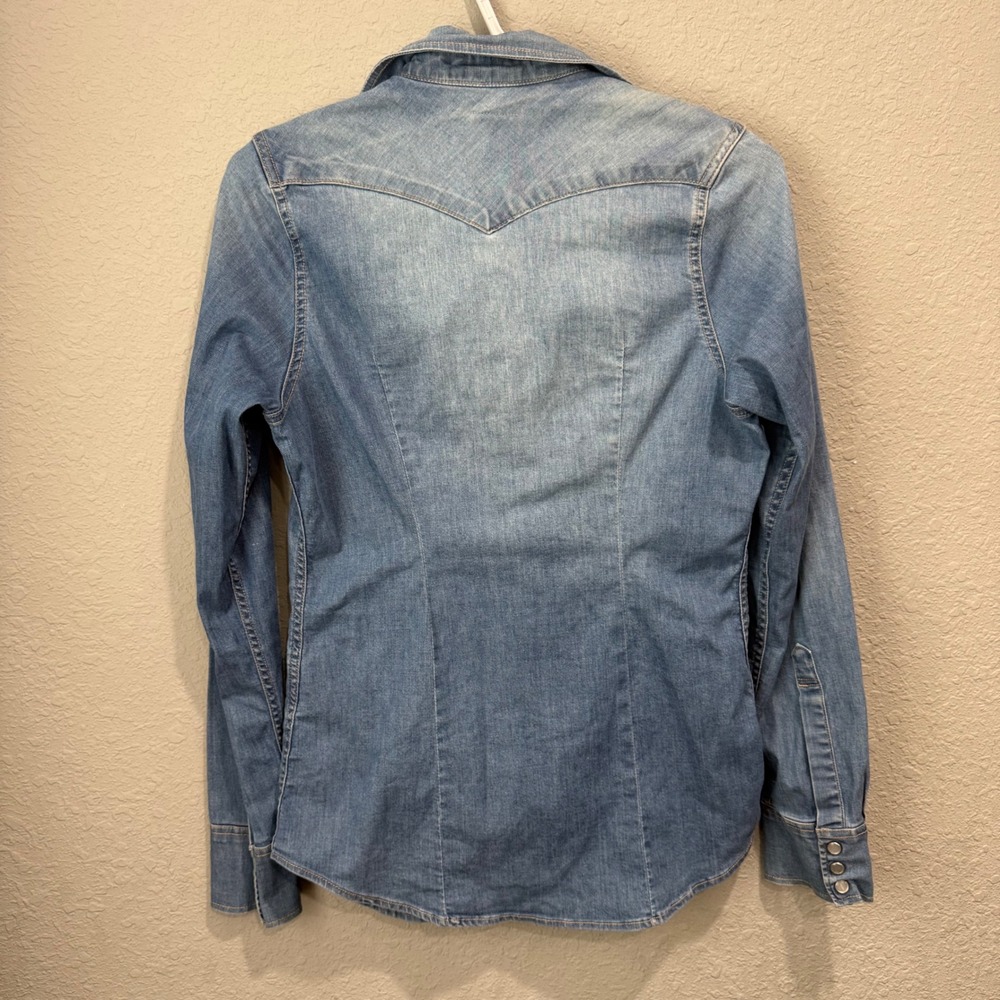 Levi's Womens Small Ultimate Western Denim Shirt Stretch Slim Pearl Snap Cowgirl - Picture 3 of 7